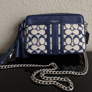 Coach crossbody bag w/chain strap
